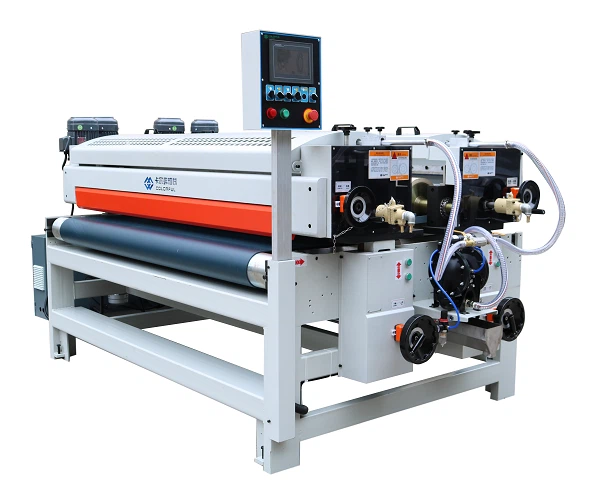 Stroj za prevleko z vzvratnim kotaljenjem